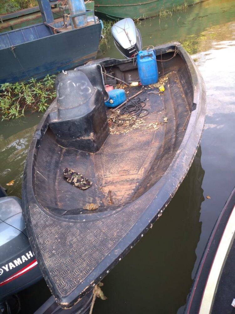 Polícia Federal prende três pessoas e apreende 6 barcos com contrabando