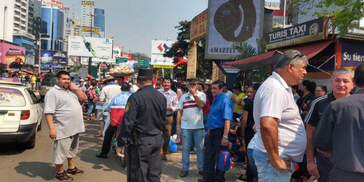 Após cerca de 40 minutos, manifestantes liberam trânsito na Ponte da Amizade