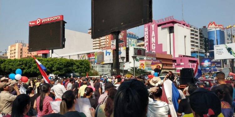 Após cerca de 40 minutos, manifestantes liberam trânsito na Ponte da Amizade