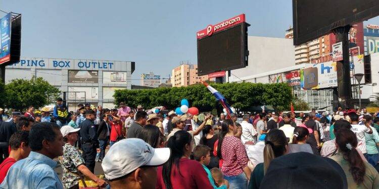 Após cerca de 40 minutos, manifestantes liberam trânsito na Ponte da Amizade