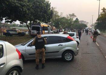 Operação focada em motociclistas apreende 36 veículos irregulares em Foz