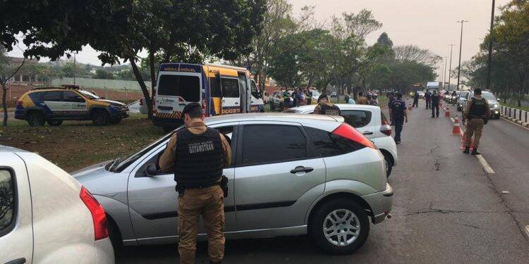 Operação focada em motociclistas apreende 36 veículos irregulares em Foz