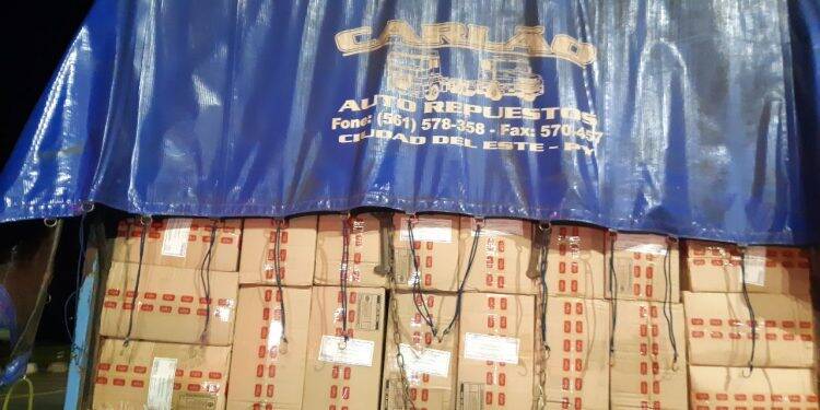 PRF prende dois homens e apreende quase meia tonelada de maconha