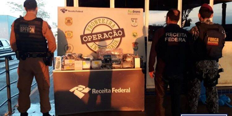 Grande quantidade de mercadorias são apreendidas na Ponte da Amizade
