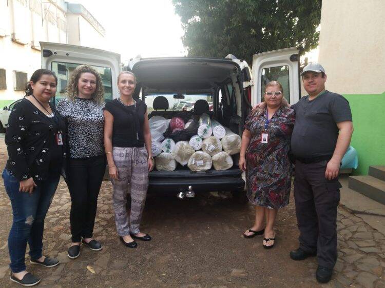 Presas da Penitenciária Feminina de Foz do Iguaçu vão produzir os próprios lençóis e toalhas de banho
