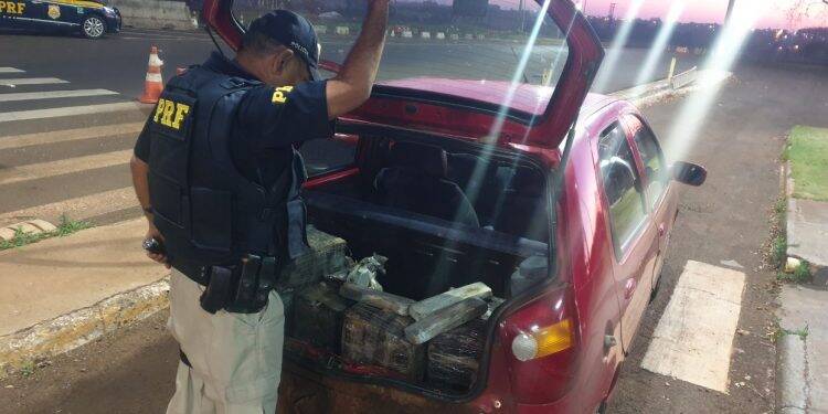 PRF apreende quase 90 quilos de maconha em Santa Terezinha de Itaipu