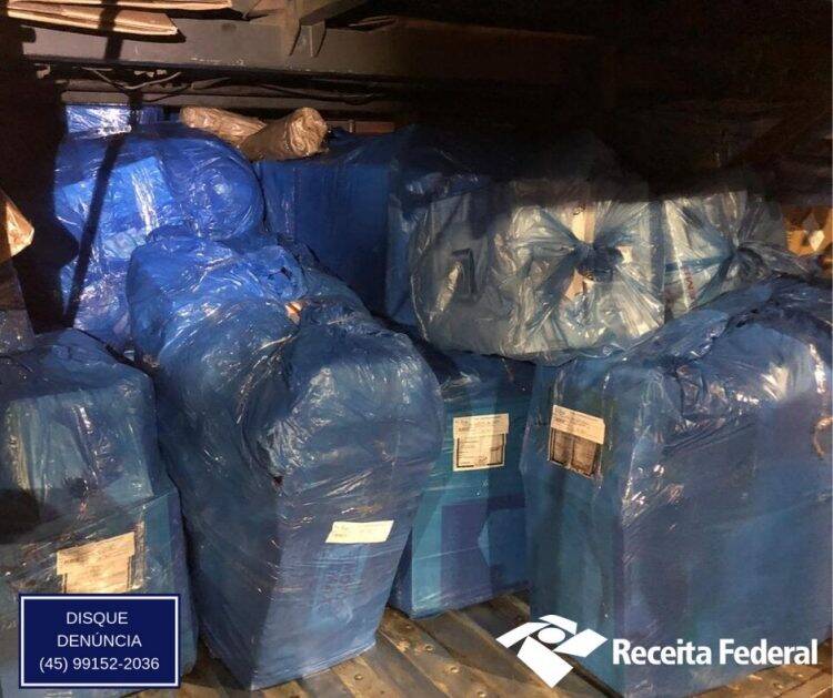 Dois ônibus são retidos em Santa Terezinha de Itaipu