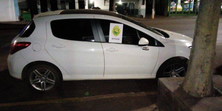 BPFron recupera carro furtado na cidade de Foz do Iguaçu