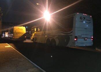 Receita Federal apreende comboio de ônibus na BR 277