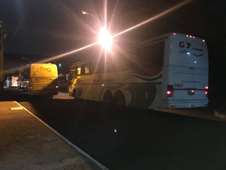 Receita Federal apreende comboio de ônibus na BR 277