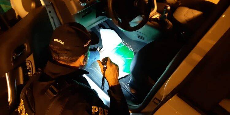 PRF faz duas apreensões de drogas em menos de 24 horas e prende 4 pessoas