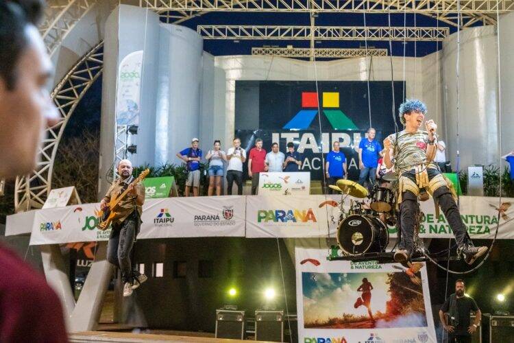 Abertura dos jogos de Aventura e Natureza proporciona show de imagens no Gramadão