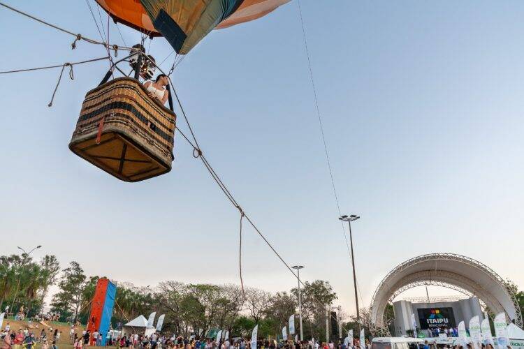 Abertura dos jogos de Aventura e Natureza proporciona show de imagens no Gramadão