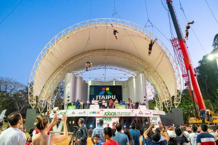 Abertura dos jogos de Aventura e Natureza proporciona show de imagens no Gramadão
