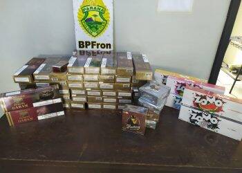 Mulher é flagrada com contrabando de Gudang e essência de arguile em ônibus