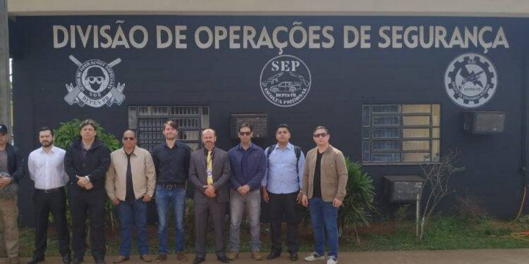 Comitiva formada por lideranças do Paraguai visita unidades penais de Foz do Iguaçu