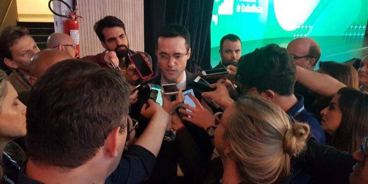 Deltan Dallagnol defende papel da imprensa no 25º Congresso Paranaense de Radiodifusão