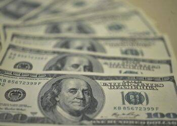 Dólar permanece estável na Argentina após controle cambial