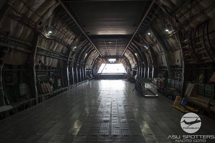 Confira imagens internas do avião AN-124-100 Ruslan, um dos maiores do mundo