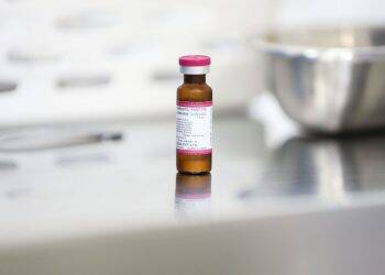 Opas negocia entrega de doses extras de tríplice viral ao Brasil