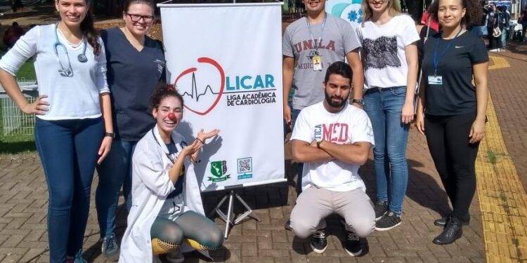 No Dia Mundial do Coração, alunos de Medicina realizam ações educativas na Feira da JK