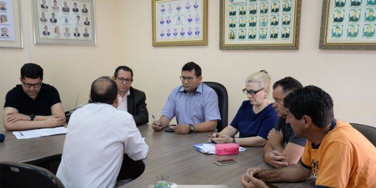 Comissão da parecer favorável e projeto para ônibus com ar-condicionado será votado