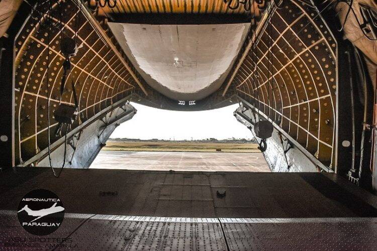 Confira imagens internas do avião AN-124-100 Ruslan, um dos maiores do mundo