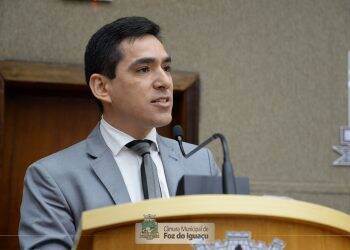 Requerimento de vereador resultou em lei de benefícios para servidores com filhos com deficiência