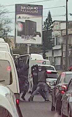 Em ação conjunta, Polícia Civil e Polícia Militar prendem suspeitos de roubo a turistas