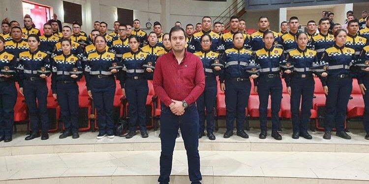 Prieto apresenta novos agentes de trânsito de Cidade do Leste