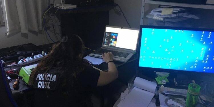 Nucria faz operação de combate a crimes ligados a pedofilia em Foz do Iguaçu