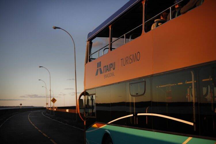 Itaipu recebe mais de 53 mil turistas em setembro, com alta de 6,9%