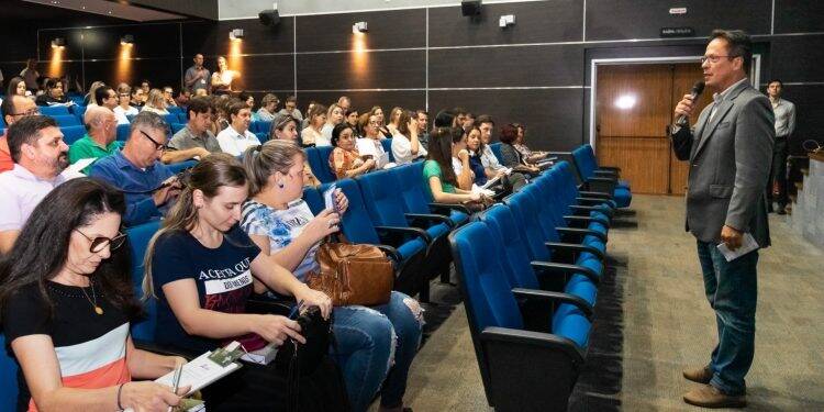 Escolas participam de capacitação para seleção de patrocínio da Itaipu