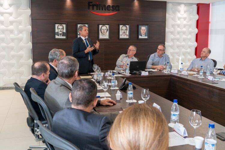 Itaipu e cooperativas reafirmam compromisso com o desenvolvimento do Oeste paranaense