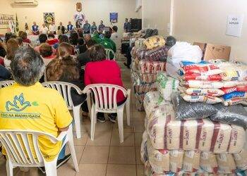Entidades recebem 13 toneladas de alimentos  arrecadadas em Torneio de Arremesso de Celular