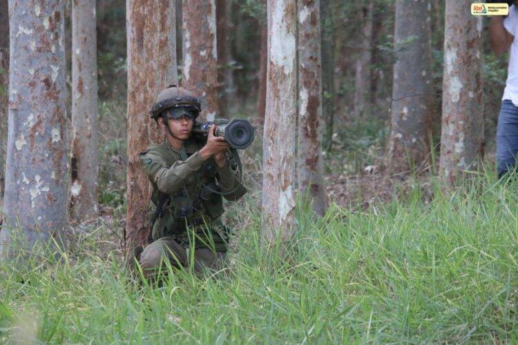Vejas imagens do treinamento do Exército em Foz, Missal e Itaipulândia