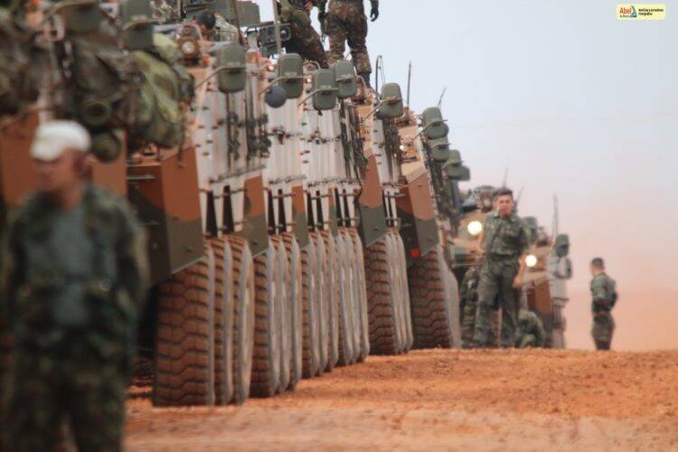 Vejas imagens do treinamento do Exército em Foz, Missal e Itaipulândia