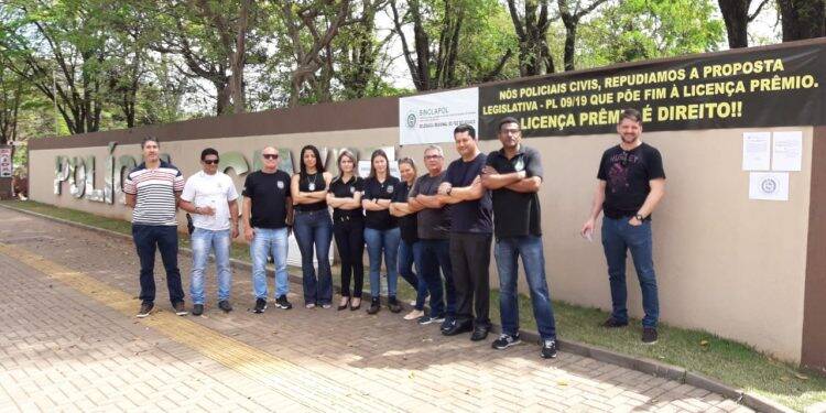 Policiais civis em Foz do Iguaçu protestam contra fim da licença-prêmio