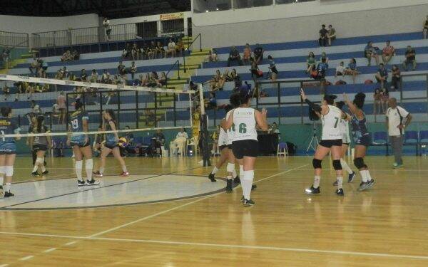 Foz do Iguaçu Vôlei perde duas partidas e está fora da briga pela Superliga B 2020