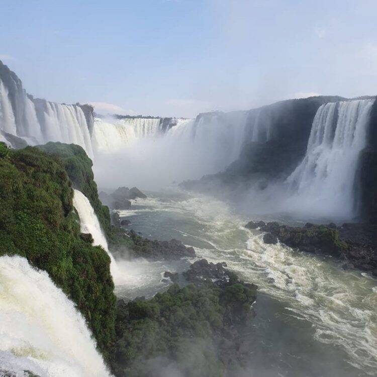 Neto, apresentador e ex-jogador do Corinthians, conhece as Cataratas e se surpreende
