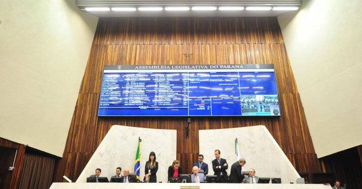 Por 39 votos contra 12, Assembleia Legislativa aprova fim da licença especial para servidores estaduais