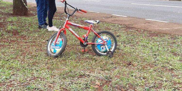 Criança morre atropelada por ônibus na Avenida Paraná