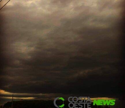 Temporal causa estragos na região; assista aos vídeos