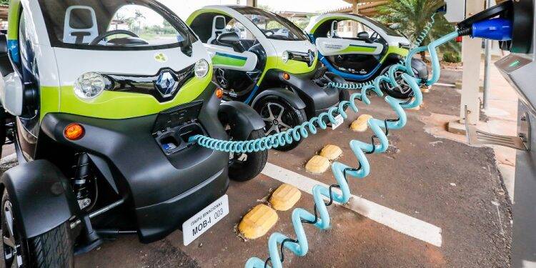 Com software do PTI, servidores públicos de Brasília vão compartilhar carros elétricos
