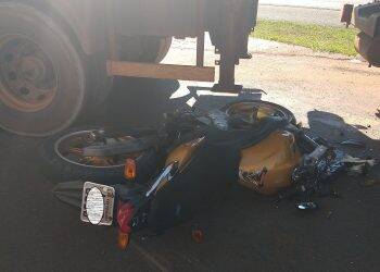 Homem morre ao colidir moto contra caminhão na Marginal Sérgio Gasparetto