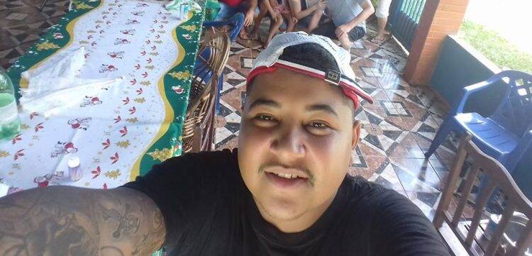 Duas pessoas são assassinadas durante a noite e outro fica ferido em confronto com a Polícia