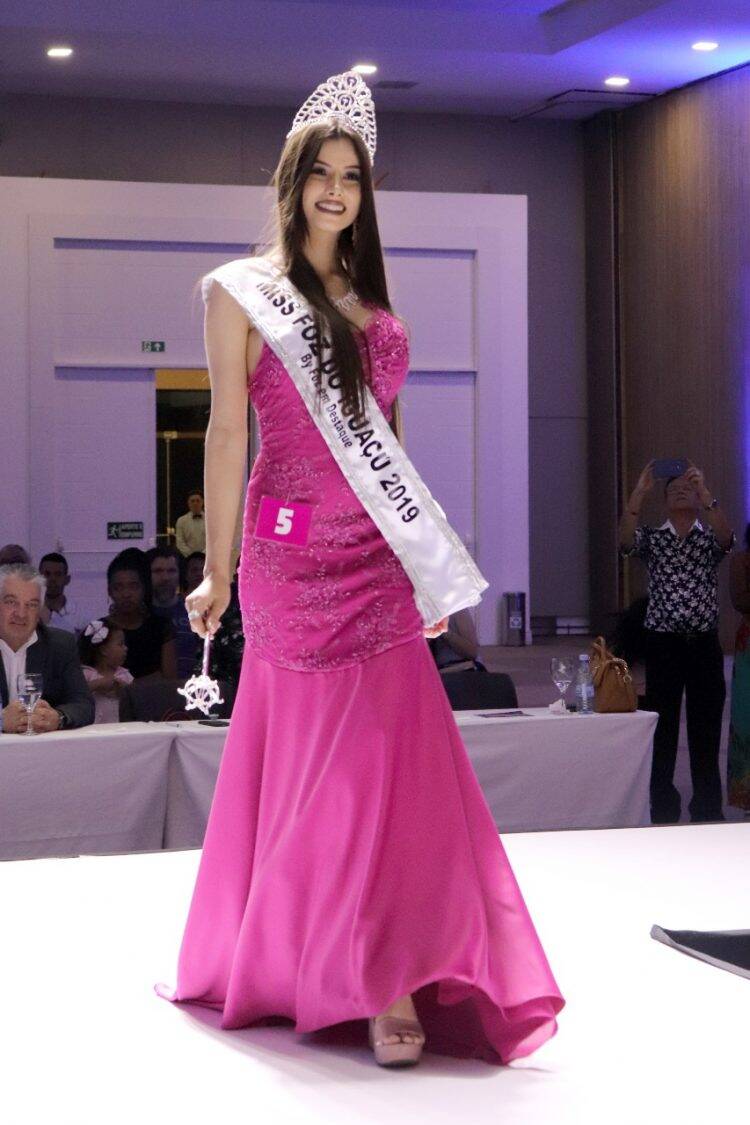 Miss Foz do Iguaçu é eleita e vai disputar o Miss Paraná