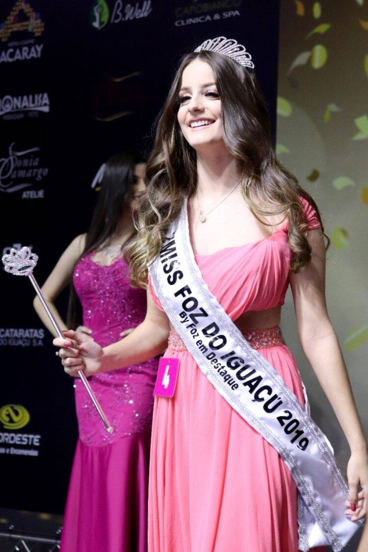 Miss Foz do Iguaçu é eleita e vai disputar o Miss Paraná