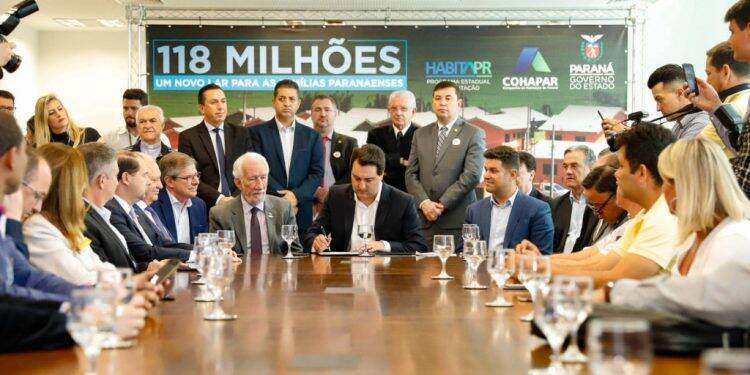 Ratinho Junior autoriza a construção de 100 casas populares para Foz do Iguaçu