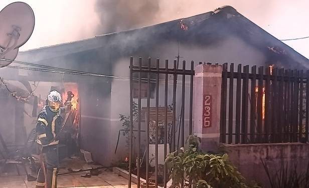 Paróquia promove campanha para reconstrução de casas incendiadas no Jardim Morenitas